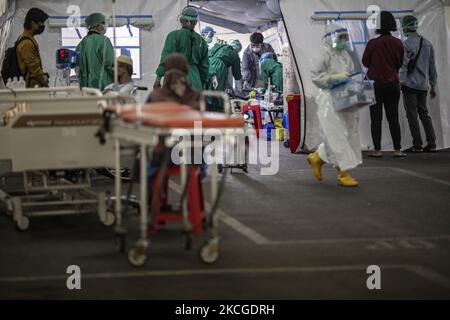 Coronavirus-Zelt im Cengkareng Regional General Hospital in Jakarta, Indonesien, am 24. Juni 2021 inmitten der Covid-19-Pandemie. (Foto von Donal Husni/NurPhoto) Stockfoto