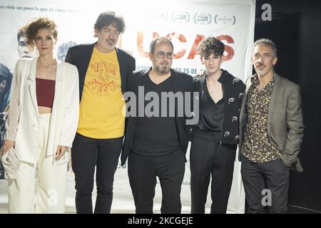 Irene Anula, Jordi Aguilar, Alex Montoya, Jorge Motos, Jorge Cabrera nehmen am 24. Juni 2021 an der Premiere von "Lucas" im Kino Yelmo Ideal in Madrid Teil. (Foto von Oscar Gonzalez/NurPhoto) Stockfoto