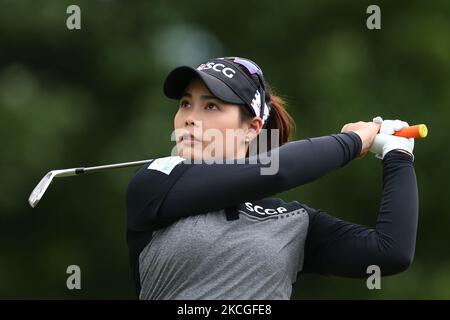 Moriya Jutanugarn aus Bangkok, Thailand trifft beim dritten Lauf des Meijer LPGA Classic Golfturniers im Blythefield Country Club in Belmont, MI, USA, am Samstag, 19. Juni 2021 vom 5.-Abschlag. (Foto von Amy Lemus/NurPhoto) Stockfoto