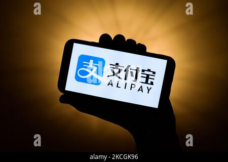 Das Alipay-Logo wird auf einem Telefonbildschirm in dieser Abbildung, die am 28. Juni 2021 in Krakau, Polen, aufgenommen wurde, angezeigt. (Foto von Jakub Porzycki/NurPhoto) Stockfoto