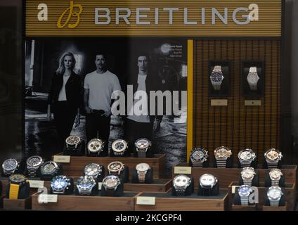 BREITLING Uhren in einem Schaufenster im Stadtzentrum von Dublin. Am Donnerstag, den 01. Juli 2021, in Dublin, Irland. (Foto von Artur Widak/NurPhoto) Stockfoto