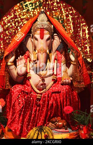 Großes Idol des Hindu-Gottes Ganesh am Ganeshtok-Tempel in Gangtok, Sikkim, Indien, am 04. Juni 2010. Ganeshtok ist der größte Ganesh-Tempel in Sikkim. Lord Ganesh gilt als Glück und als der Beseitigung von Hindernissen in der Hindu-Religion. (Foto von Creative Touch Imaging Ltd./NurPhoto) Stockfoto