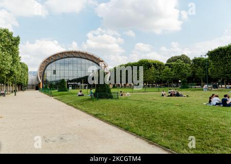 Der Eingang des Grand Palais Ephemere, wo die Ausstellung „Première Vision“ stattfindet, die Fachmesse für Rohstoffe und Dienstleistungen für die Herstellung von Bekleidung, Taschen, Schuhen und Fantasy-Schmuck, für Modeprofis in Paris, 1.. Juli 2021 (Foto: Daniel Pier/NurPhoto) Stockfoto