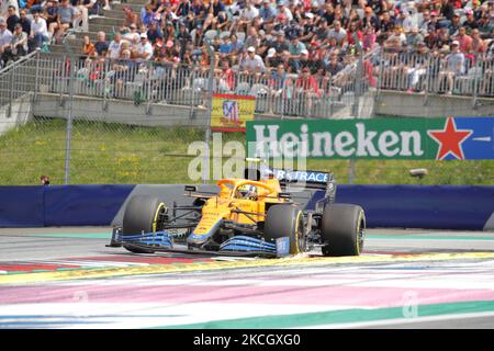 Lando Norris fährt den McLaren Mercedes während des sundarennen auf der Red Bull Ring Rennstrecke in Spielberg, Österreich, am 04. Juli 2021, vor dem Formel-1-Grand-Prix von Österreich (Foto: Marco Serena/NurPhoto) Stockfoto