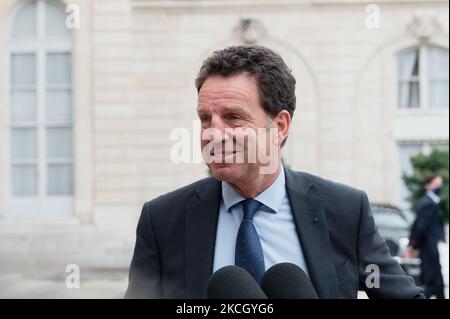 Der Präsident des französischen Arbeitgeberverbandes (Medef), Geoffroy Roux, sprach nach einem Treffen mit den Gewerkschaften und dem französischen Präsidenten Macron am 6. Juli 2021 im Pariser Elysee-Palast (Foto: Daniel Pier/NurPhoto) Stockfoto
