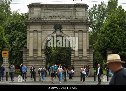 Gesamtansicht des Fusiliers' Arch, einem Monument, das Teil des Eingangs zur Grafton Street zum St Stephen's Green Park in Dublin ist. Am Montag, den 05. Juli 2021, in Dublin, Irland (Foto: Artur Widak/NurPhoto) Stockfoto