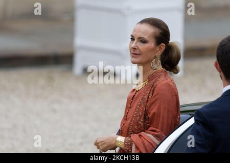 Die Schauspielerin Carole Bouquet trifft am 5. Juli 2021 zum Staatsessen mit dem italienischen Präsidenten Sergio Mattarella und seiner Tochter Laura Mattarella sowie dem französischen Präsidenten Emmanuel Macron und seiner Frau Brigitte Macron im Elysée-Palast in Paris ein (Foto: Daniel Pier/NurPhoto) Stockfoto