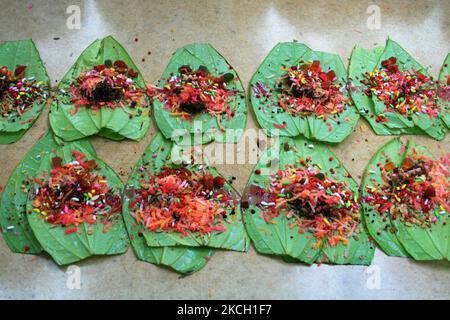 Frisch zubereiteter süßer paan mit kandierten Früchten und mehrfarbigen, gesüßten, zuckerartigen Fenchelsamen auf Betel-Blättern in Toronto, Ontario, Kanada, am 24. August 2009. (Foto von Creative Touch Imaging Ltd./NurPhoto) Stockfoto