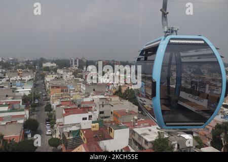 Einweihung der Linie 1 des Cablebus Transport Systems, die von Indios Verdes in das Gebiet von Cuautepec, der städtischen Grenze von Mexiko-Stadt, in der Gemeinde Gustavo A. Madero, führt. Es wird 377 Kabinen betreiben, um 10 Personen in einer durchschnittlichen Zeit von 33 Minuten zu transportieren. (Foto von Gerardo Vieyra/NurPhoto) Stockfoto