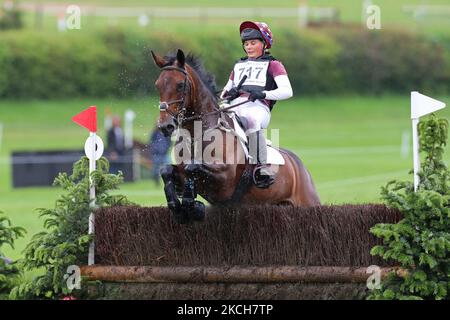 Olive Nicholls Riding the Devil trägt Prada auf ihrem Weg zum Gewinn des PT Sektion M Cross Country Events bei den Barbury Castle International Horse Trials, Marlborough, Wiltshire, Großbritannien, am Sonntag, 11.. Juli 2021. (Foto von Jon Bromley/MI News/NurPhoto) Stockfoto