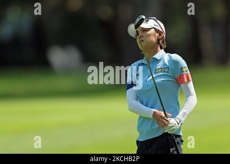 Na Yeon Choi aus Südkorea folgt ihrem Fairway-Schuss auf das dritte Loch während der Finalrunde des Dow Great Lakes Bay Invitational am Midland Country Club in Midland, Michigan, am Samstag, den 17. Juli 2021. (Foto von Jorge Lemus/NurPhoto) Stockfoto
