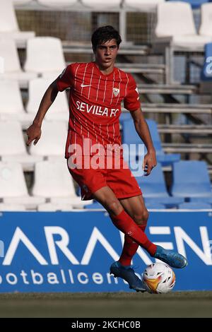 Juanmi von Sevilla kontrolliert den Ball während des Vorsaison-Freundschaftsspiel zwischen Sevilla CF und Coventry City in der Pinatar Arena am 17. Juli 2021 in Murcia, Spanien. (Foto von Jose Breton/Pics Action/NurPhoto) Stockfoto