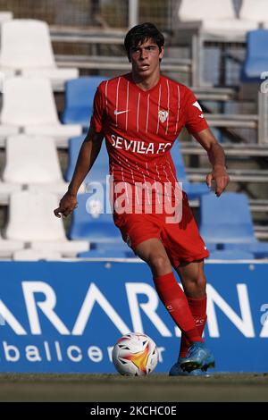 Juanmi von Sevilla kontrolliert den Ball während des Vorsaison-Freundschaftsspiel zwischen Sevilla CF und Coventry City in der Pinatar Arena am 17. Juli 2021 in Murcia, Spanien. (Foto von Jose Breton/Pics Action/NurPhoto) Stockfoto