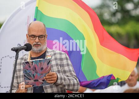 In Danzig sind die LGBT-Bewegung und Jacek Jesionek, der Vorsitzende des Vereins Tolerado, mit der LGBTQ-Bewegung, zu sehen. Polen am 17. Juli 2021 Tour die Verfassung ist ein Ereignis, das die polnische Verfassung fördert und die Wiederherstellung der Rechtsstaatlichkeit in einem parlament fordert, das von der autoritären Regierung für Recht und Gerechtigkeit (PiS) regiert wird (Foto: Michal Fludra/NurPhoto) Stockfoto