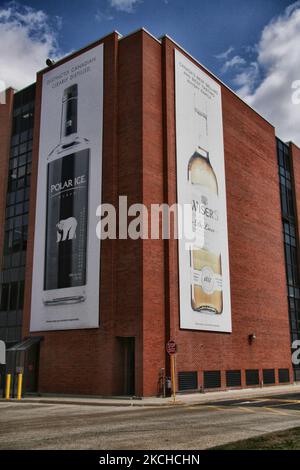 Hiram Walker und Sons Brennerei Gebäude in Windsor, Ontario, Kanada. Hiram Walker war ein prominenter amerikanischer Destiller, der vor allem für seine Whisky-Firma Canadian Club bekannt ist, ein Whisky, der ein Synonym für Hiram Walker and Sons ist. Heute verfügt das Unternehmen mit 37 Fermentern über die größte Brennerkapazität Nordamerikas – 180.000 Liter Alkohol (Wodka, Rum und Whisky) täglich, fünf Tage die Woche. (Foto von Creative Touch Imaging Ltd./NurPhoto) Stockfoto