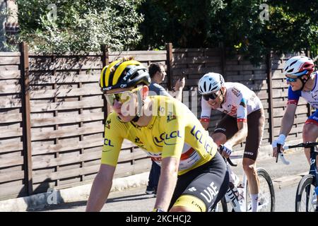 Der slowenische Tadej Pogacar des Teams VAE Emirates trägt das gelbe Trikot der Gesamtwertung während der 21.. Und letzten Etappe der Radrennen der Tour de France 2021 108. am 18. Juli 2021 in Sevres, Frankreich. (Foto von Daniel Pier/NurPhoto) Stockfoto