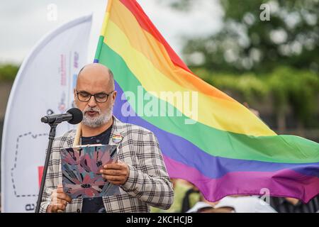 In Danzig sind die LGBT-Bewegung und Jacek Jesionek, der Vorsitzende des Vereins Tolerado, mit der LGBTQ-Bewegung, zu sehen. Polen am 17. Juli 2021 Tour die Verfassung ist ein Ereignis, das die polnische Verfassung fördert und die Wiederherstellung der Rechtsstaatlichkeit in einem parlament fordert, das von der autoritären Regierung für Recht und Gerechtigkeit (PiS) regiert wird (Foto: Michal Fludra/NurPhoto) Stockfoto