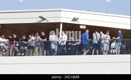 Fans, die sich während der Hundert zwischen Oval Invincible Men und Manchester Originals Men am 22.. Juli 2021 im Kia Oval Stadium in London, Großbritannien, amüsieren. (Foto von Action Foto Sport/NurPhoto) Stockfoto