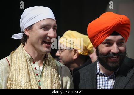 Justin Trudeau, Oppositionsführer der Federal Liberal Partei, beobachtet die farbenfrohe Prozession während der Khalsa Day Parade am 27. April 2014 in Toronto, Ontario, Kanada. Fast hunderttausend Sikhs füllten die Straßen der Innenstadt von Toronto, um an der Khalsa Day Parade zur Feier von Vaisakhi und dem 315.. Jahrestag des Khalsa teilzunehmen. (Foto von Creative Touch Imaging Ltd./NurPhoto) Stockfoto