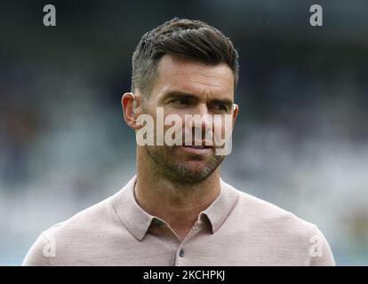 James Anderson arbeitet für BBC Sport während der Hundert-Jahre zwischen London Spirit Women und Oval Invincible Women im Lord's Stadium, London, Großbritannien, am 25.. Juli 2021 (Foto by Action Foto Sport/NurPhoto) Stockfoto