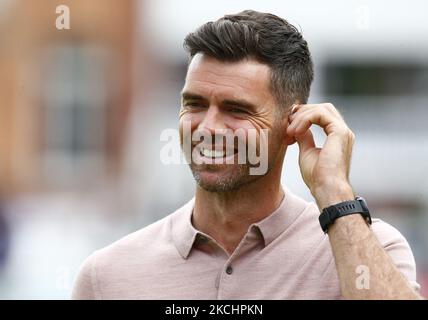 James Anderson arbeitet für BBC Sport während der Hundert-Jahre zwischen London Spirit Women und Oval Invincible Women im Lord's Stadium, London, Großbritannien, am 25.. Juli 2021 (Foto by Action Foto Sport/NurPhoto) Stockfoto