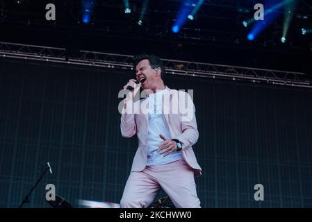 Rick Astley tritt beim Latitude Festival 2021 auf, dem ersten großen britischen Festival seit Beginn der Coronavirus-Pandemie (Foto: Patrick Gunning/NurPhoto) Stockfoto