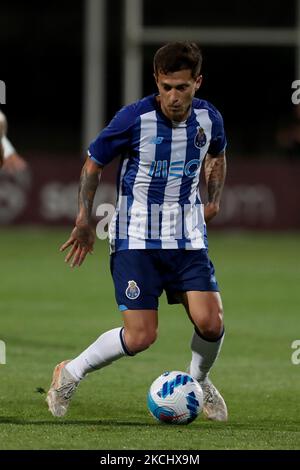 Otavio vom FC Porto in Aktion während eines internationalen, clubfreundlichen Fußballspiels zwischen AS Roma und FC Porto im Bela Vista Stadion in Lagoa, Portugal am 28. Juli 2021. (Foto von Pedro FiÃºza/NurPhoto) Stockfoto