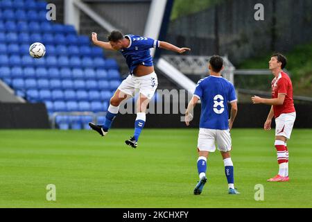 Harrison McGahey von Oldham Athletic während des Vorsaison-Freundschaftsspiel zwischen Oldham Athletic und Crewe Alexandra im Boundary Park, Oldham am Dienstag, den 27.. Juli 2021. (Foto von Eddie Garvey/MI News/NurPhoto) Stockfoto