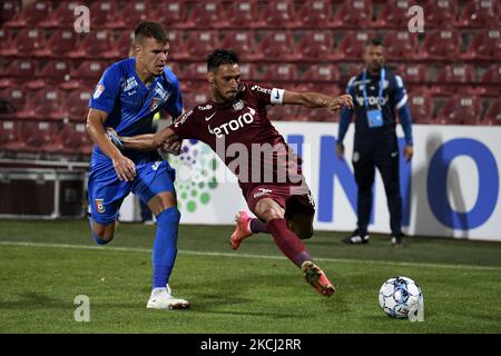 Mario Camora (R) und Tiberiu Capusa (L), im Einsatz während des Spiels CFR Cluj vs. Chindia Targoviste, rumänische Liga 1, Dr. Constantin Radulescu Stadium, Cluj-Napoca, Rumänien, 31. Juli 2021 (Foto: Flaviu Buboi/NurPhoto) Stockfoto