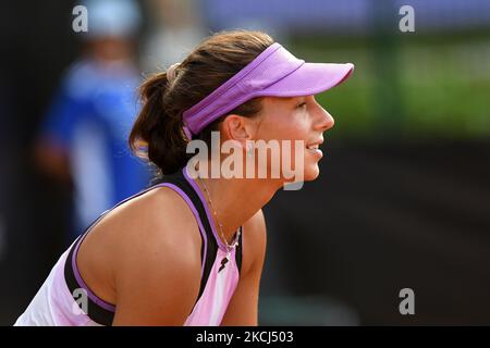 Lucrezia Stefanini im Einsatz während des Spiels gegen Paula Ormaechea, Qualifying Singles, Court 3, Runde 2 bei den Gewinnern Open aus Cluj-Napoca, Rumänien, 3. August 2021 (Foto: Flaviu Buboi/NurPhoto) Stockfoto