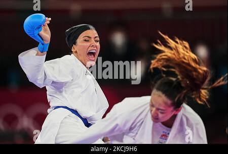 Sara Bahmanyar und Tzuyun Wen während der Karate bei den Olympischen Spielen in Tokio, Nippon Budokan Stadion, Tokio, Japan am 5. August 2021. (Foto von Ulrik Pedersen/NurPhoto) Stockfoto