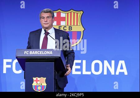 Der Präsident des FC Barcelona bei einer Pressekonferenz, um die Gründe für den Ausstieg von Leo Messi vom FC Barcelona am 06.. August 2021 in Barcelona, Spanien, zu erklären. -- (Foto von Urbanandsport/NurPhoto) Stockfoto