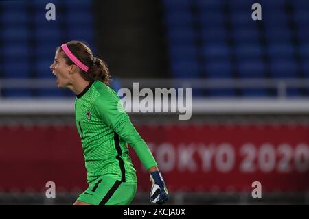 (1) Stephanie LABBE, die Torhüterin des Team Canada, schreit nach dem Sieg das Spiel zwischen Schweden und Kanada am 14. Tag der Olympischen Spiele in Tokio 2020 im Internationalen Stadion Yokohama am 06. August 2021 in Yokohama, Kanagawa, Japan (Foto: Ayman Aref/NurPhoto) Stockfoto