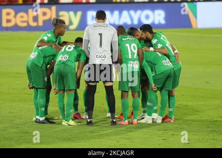 Spieler von Atletico Nacional während des Spiels von Date 3 zwischen Independiente Santa Fe und Atletico Nacional für die BetPlay League DIMAYOR (Foto: Daniel Garzon Herazo/NurPhoto) Stockfoto