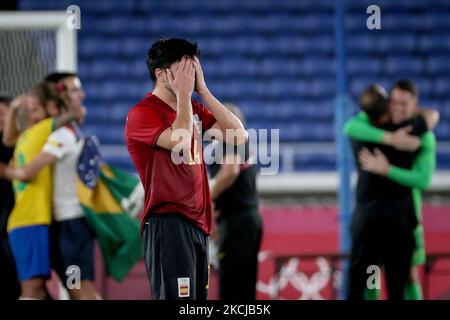 Spanien bedauert es, nachdem während des Goldmedaillenmatches der Männer zwischen Brasilien und Spanien am 15. Tag der Olympischen Spiele 2020 in Tokio im Internationalen Stadion Yokohama am 7. August 2021 in Yokohama, Kanagawa, Japan (Foto: Ayman Aref/NurPhoto) Stockfoto