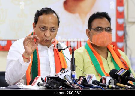 Jaipur: Der nationale Generalsekretär der BJP Arun Singh spricht bei der Pressekonferenz im Parteibüro in Jaipur, Rajasthan, Indien, am Samstag, den 7. August, 2021. (Foto von Vishal Bhatnagar/NurPhoto) Stockfoto