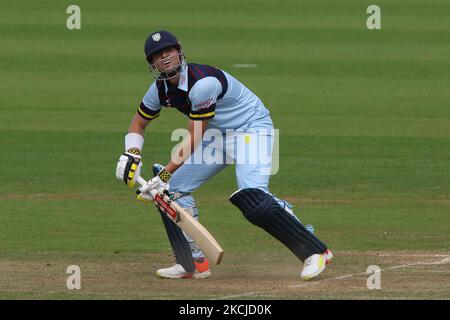 Alex Lees von Durham hat sich während des Royal London One Day Cup-Spiels zwischen dem Durham County Cricket Club und Essex am 8.. August 2021 in Emirates Riverside, Chester le Street, England, verhangen. (Foto von will Matthews/MI News/NurPhoto) Stockfoto