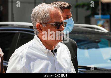 Bezirksanwalt Larry Krasner spricht über die „Stop Killing US“-Anti-Gun-Gewaltkundgebung, sagt, dass Waffengewalt eine oberste Priorität seines Büros ist, und argumentiert, dass wir den Jugendlichen der Stadt zuhören sollten, wenn wir Waffengewalt am 9. August 2021 in Philadelphia, PA, beenden wollen. (Foto von Cory Clark/NurPhoto) Stockfoto