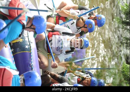 Cuomo und Michael Bloomberg, ehemaliger Bürgermeister von New York, nehmen am 28. Februar 2009 an der Adirondack Challenge in Lake Placid, NY, USA Teil. (Foto von Shannon De Celle/NurPhoto) Stockfoto