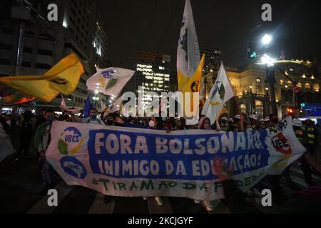 Am 11. August 2021 protestieren Studenten gegen Präsident Jair Bolsonaro in Sao Paulo, Brasilien. (Foto von Cris FAGA/NurPhoto) Stockfoto