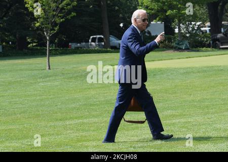US-Präsident Joe Biden läuft von Marine One aus, nachdem er heute am 10. August 2021 im Weißen Haus in Washington DC, USA, im Weißen Haus angekommen ist. (Foto von Lenin Nolly/NurPhoto) Stockfoto