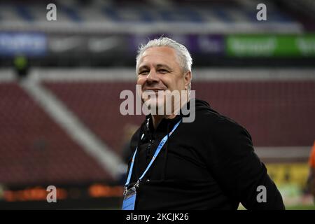 Marius Sumudica, Cheftrainer des CFR Cluj lächelt, nachdem sein Team das Spiel gegen Farul Constanta, rumänische Liga 1, Dr. Constantin Radulescu Stadium, Cluj-Napoca, Rumänien, gewonnen hat, 13. August 2021 (Foto: Flaviu Buboi/NurPhoto) Stockfoto