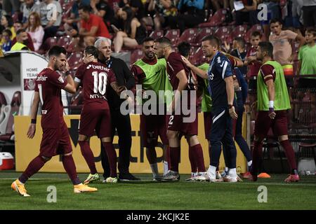 Spieler von CFR Cluj feiern Torbildung im Spiel CFR Cluj gegen FC Farul Constanta, Rumänische Liga 1, Dr. Constantin Radulescu Stadium, Cluj-Napoca, Rumänien, 13. August 2021 (Foto: Flaviu Buboi/NurPhoto) Stockfoto