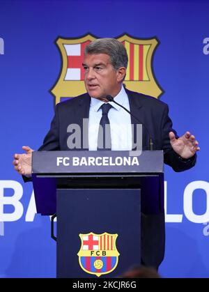 Der Präsident des FC Barcelona, Joan Laporta, erklärt am 16.. August 2021 in Barcelona, Spanien, die heikle Lage der Wirtschaft des Clubs. (Foto von Urbanandsport/NurPhoto) Stockfoto