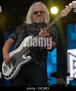 Prism-Gitarrist Tad Goddard tritt während des Edmonton Rock Fest als Teil der Together Again-Serie auf der historischen Racetrack Infield auf den Edmonton Exhibition Lands (ehemals Northlands Park) in Edmonton auf. Am Samstag, den 14. August 2021, in Edmonton, Alberta, Kanada. (Foto von Artur Widak/NurPhoto) Stockfoto