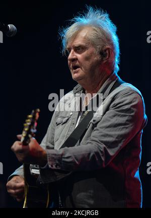 Der kanadische Musiker Tom Cochrane tritt während des Edmonton Rock Fest als Teil der Together Again-Serie auf der historischen Racetrack Infield auf den Edmonton Exhibition Lands (ehemals Northlands Park) in Edmonton auf. Am Samstag, den 14. August 2021, in Edmonton, Alberta, Kanada. (Foto von Artur Widak/NurPhoto) Stockfoto