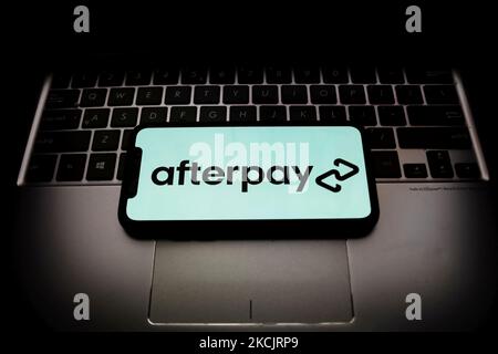 Das auf einem Telefonbildschirm angezeigte AfterPay-Logo ist auf diesem Bild zu sehen, das am 16. August 2021 in Krakau, Polen, aufgenommen wurde. (Foto von Jakub Porzycki/NurPhoto) Stockfoto