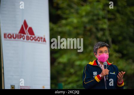 Claudia Lopez spricht live mit der Presse während der Namenseröffnung der BMX-Strecke Carlos Ramirez, die nach dem Bronze-Olympiasieger Carlos Ramirez benannt wurde, während der Olympischen Spiele 2020+1 in Tokio, Bogota, Kolumbien, am 18. August 2021. (Foto von Sebastian Barros/NurPhoto) Stockfoto