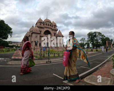 Belur Math wird nach einer Lücke von wenigen Monaten aufgrund der COVID-19-Pandemie am 18. August 2021 in Howrah, Westbengalen, Indien, wiedereröffnet. (Foto von Debajyoti Chakraborty/NurPhoto) Stockfoto