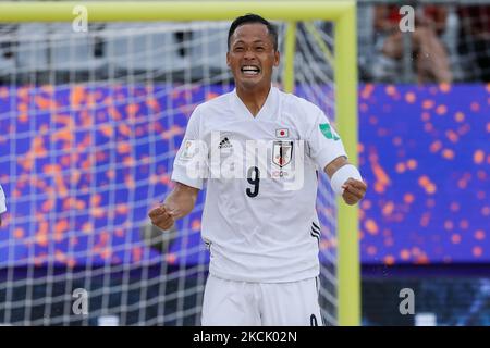 Shusei Yamauchi aus Japan feiert sein Tor während der FIFA Beach Soccer World Cup Russia 2021 Group A Match zwischen Paraguay und Japan am 19. August 2021 im Luzhniki Beach Soccer Stadium in Moskau, Russland. (Foto von Mike Kireev/NurPhoto) Stockfoto